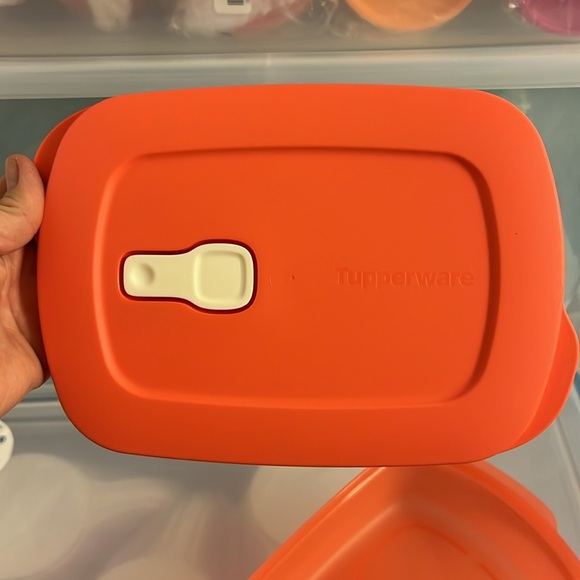 NEW Tupperware rectangular 4 cup - Picture 6 of 6